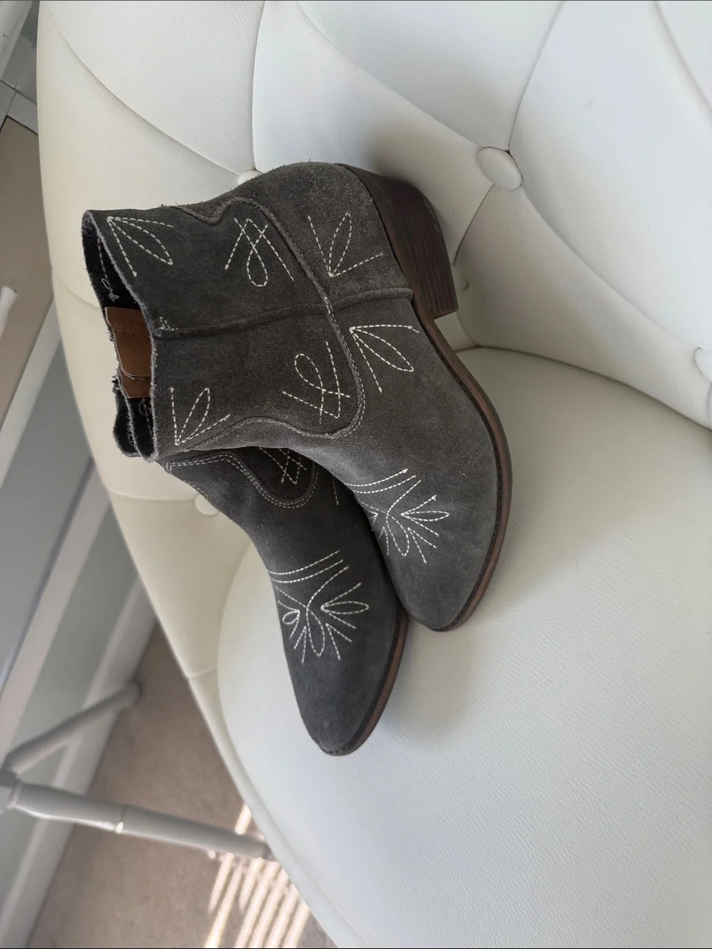 Lucky Brand LK-FLORINIAH Gray Suede Western Ankle Boots US7 Contrast Stitching - Picture 5 of 12